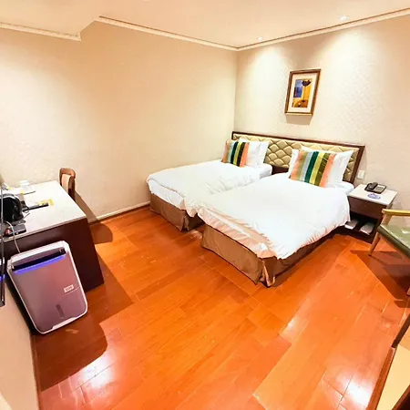 Deja Vu Hotel-2